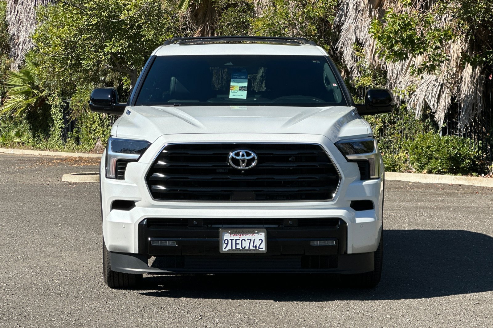 Used 2025 Toyota Sequoia Limited w/ Tow Technology Package AWD/4WD image 9