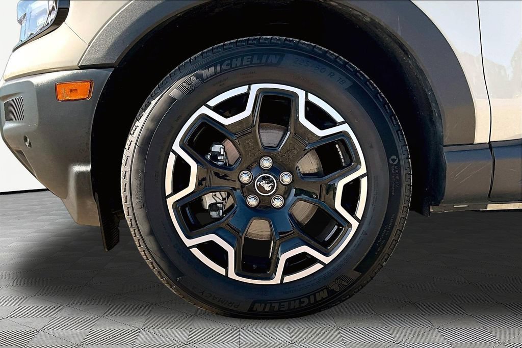 Certified 2025 Ford Bronco Sport Outer Banks w/ Outer Banks Tech Package+ AWD/4WD image 9