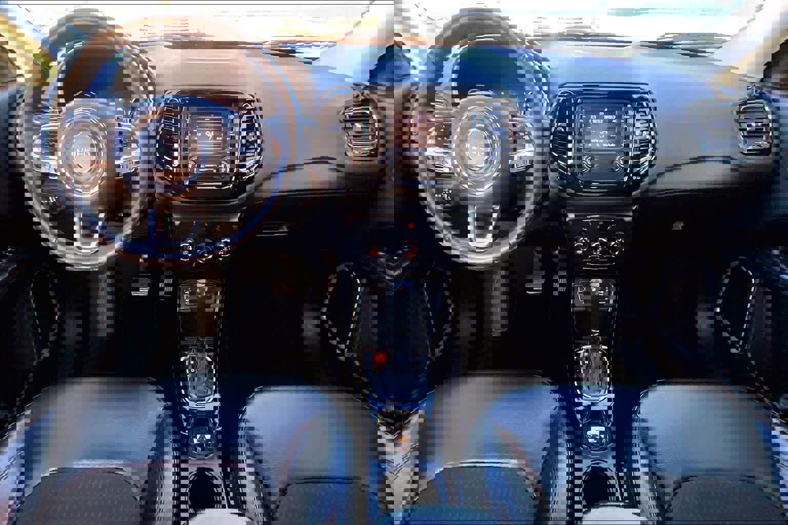 Used 2018 Jeep Compass Altitude image 13