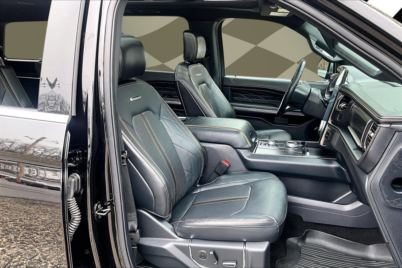 Certified 2022 Ford Expedition Platinum AWD/4WD image 7