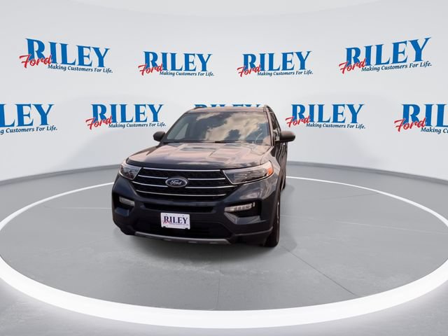 Certified 2022 Ford Explorer XLT w/ Equipment Group 202A AWD/4WD image 3