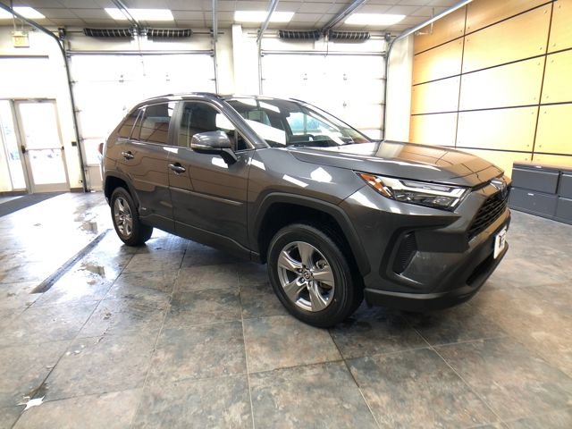 Used 2023 Toyota RAV4 XLE image 1