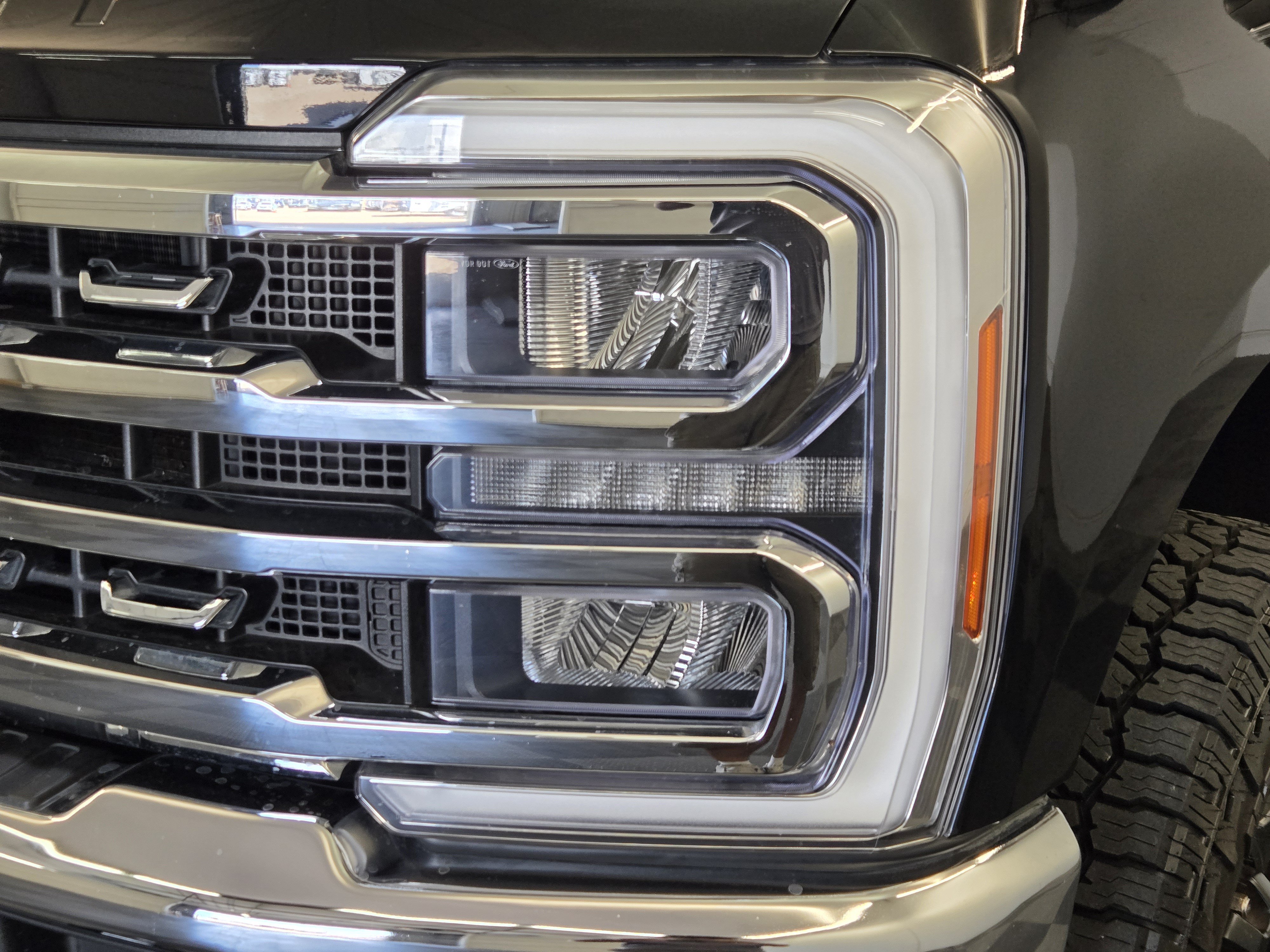 Certified 2023 Ford F250 Lariat w/ Lariat Ultimate Package AWD/4WD image 8