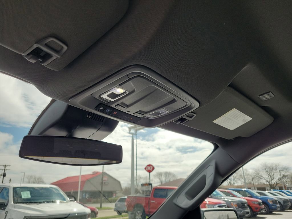 Used 2023 Chevrolet Silverado 1500 Custom image 30