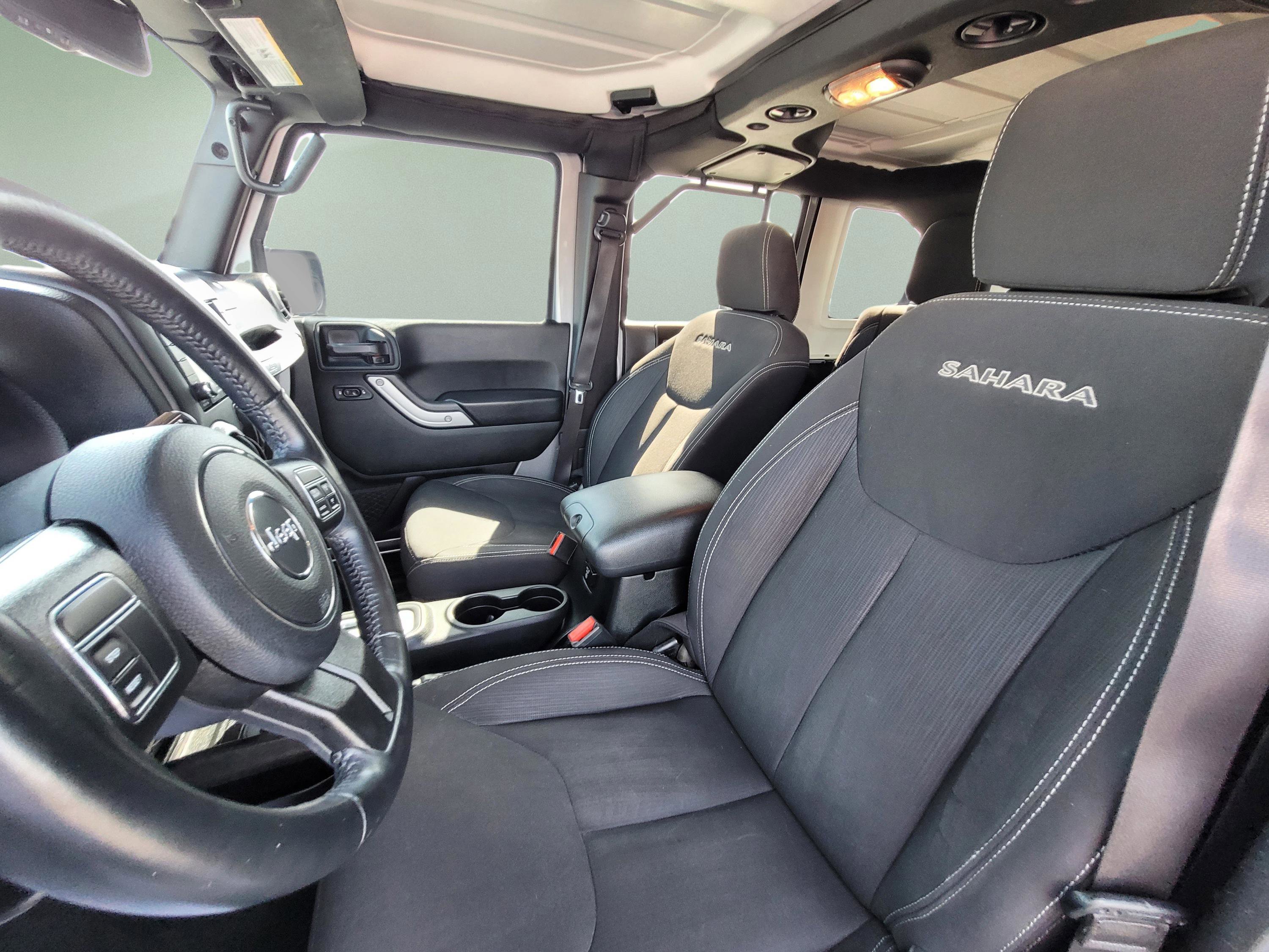 Used 2017 Jeep Wrangler Unlimited Sahara AWD/4WD image 26