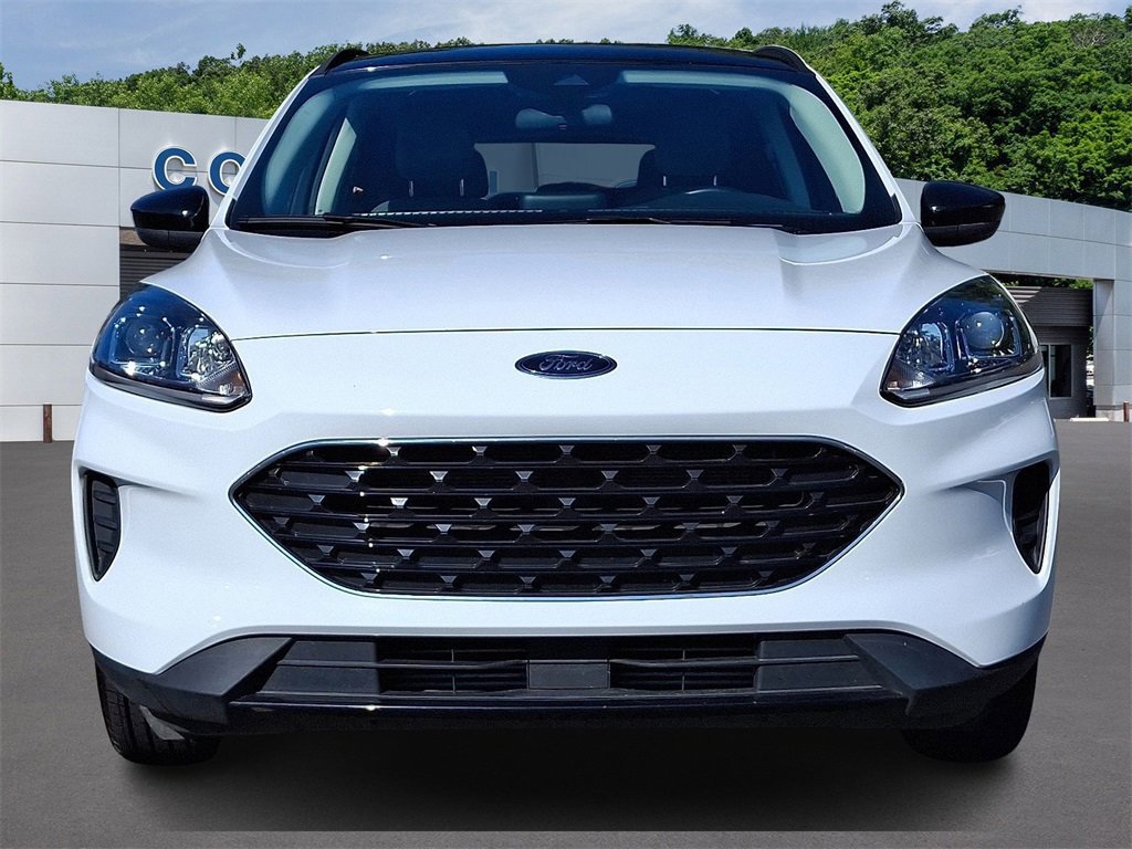 Certified 2022 Ford Escape SE w/ SE Sport Appearance Package image 6