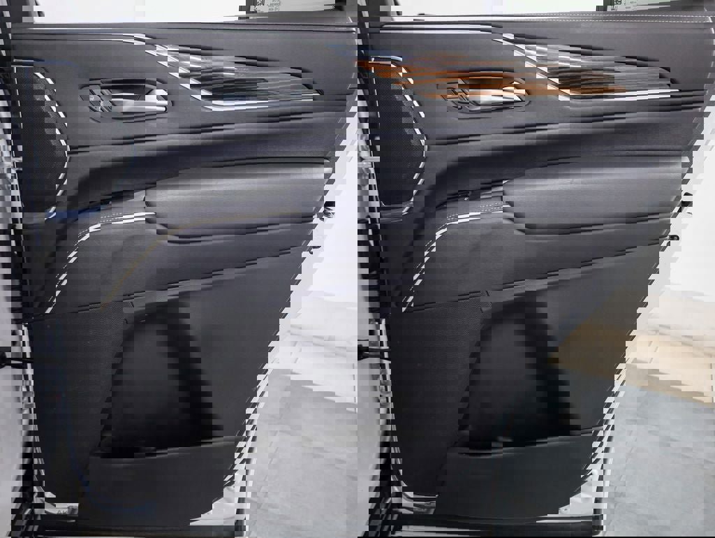 Used 2023 Cadillac Escalade Premium Luxury image 21