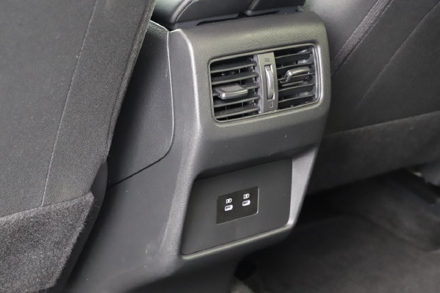 Used 2025 Nissan Rogue SV AWD/4WD image 19