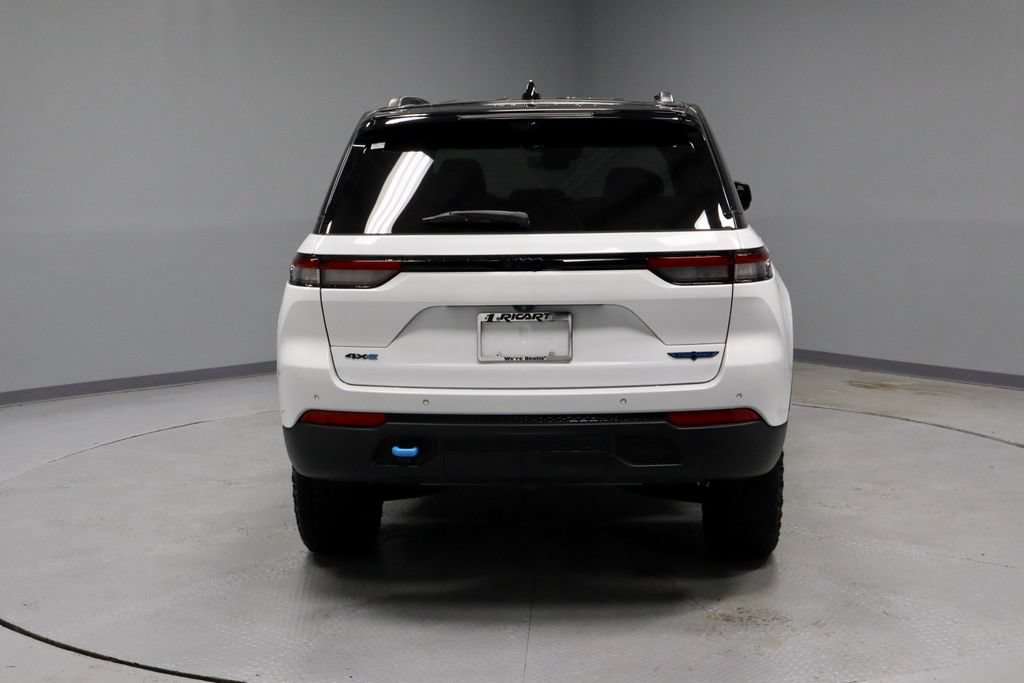 Used 2022 Jeep Grand Cherokee Trailhawk w/ Advanced Protech Group II AWD/4WD image 11