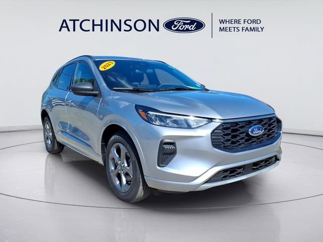 Certified 2023 Ford Escape ST-Line w/ Tech Pack #1 AWD/4WD image 3
