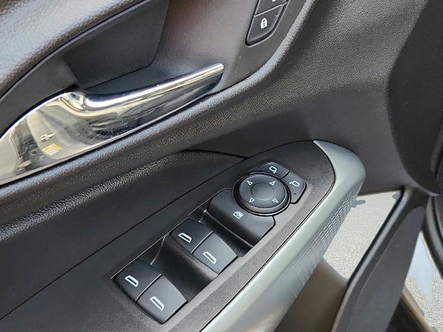 Used 2025 Chevrolet Trax LS w/ LS Convenience Package FWD image 22