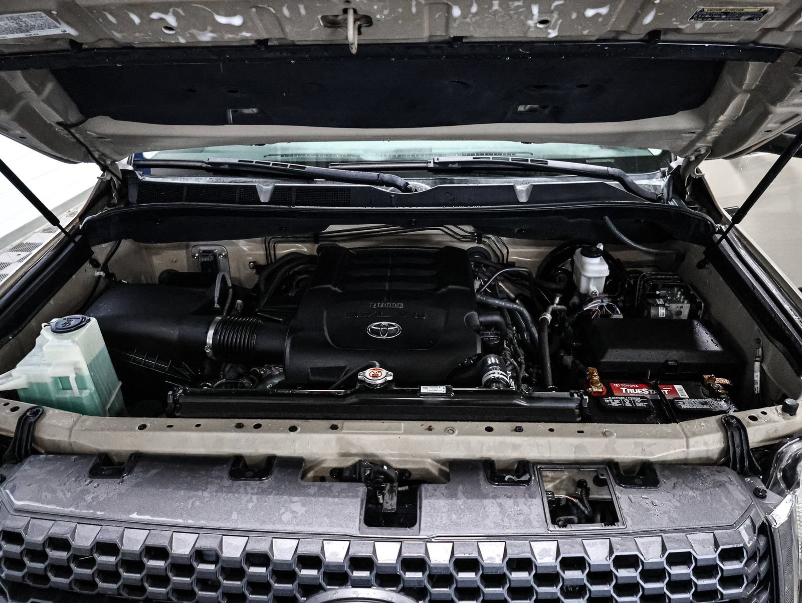 Used 2020 Toyota Tundra SR5 w/ SR5 Leather Package RWD image 17