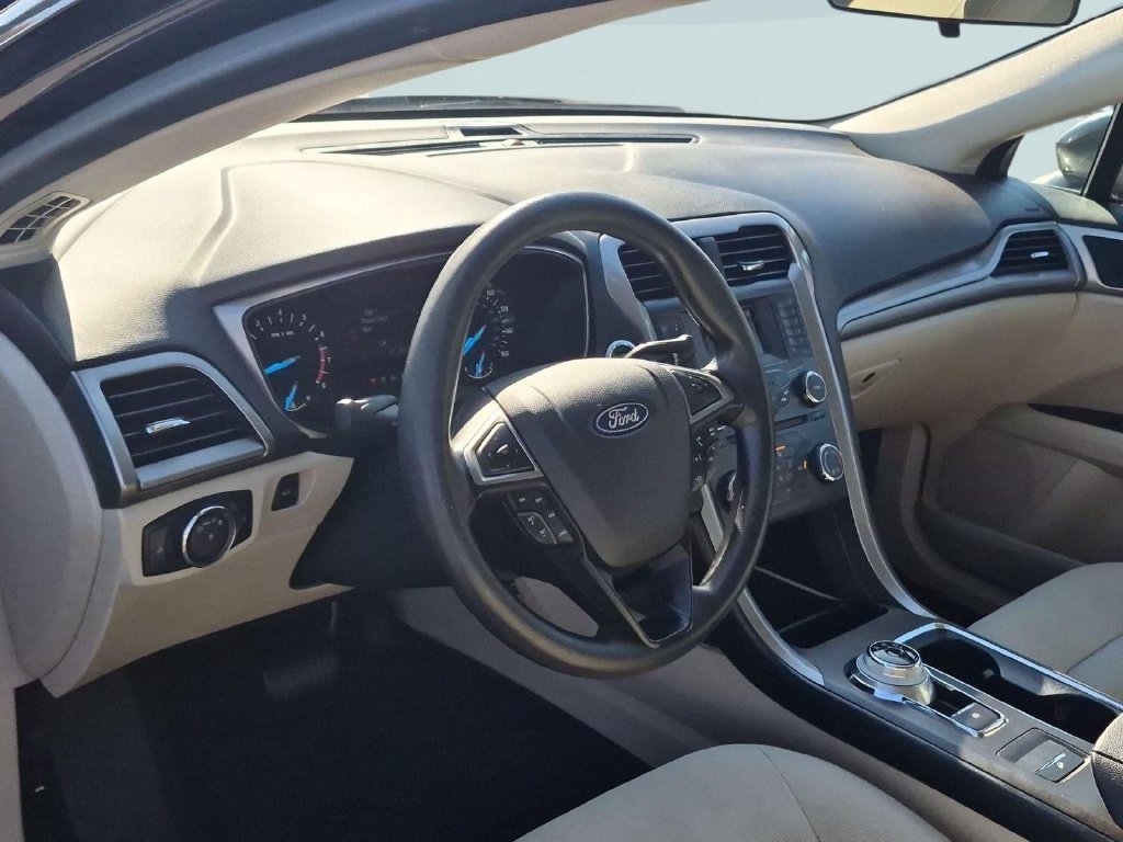 Certified 2018 Ford Fusion SE FWD image 13