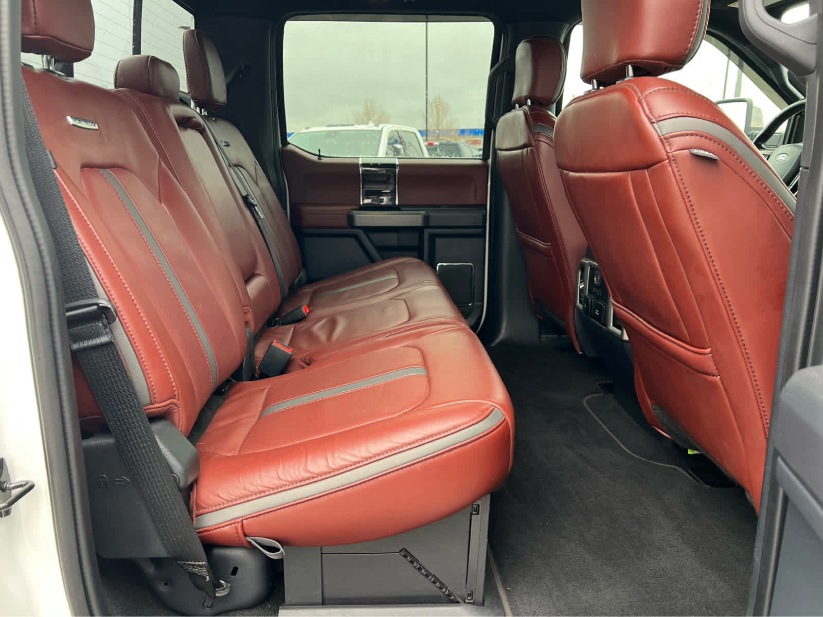 Certified 2022 Ford F450 Platinum w/ FX4 Off-Road Package image 27