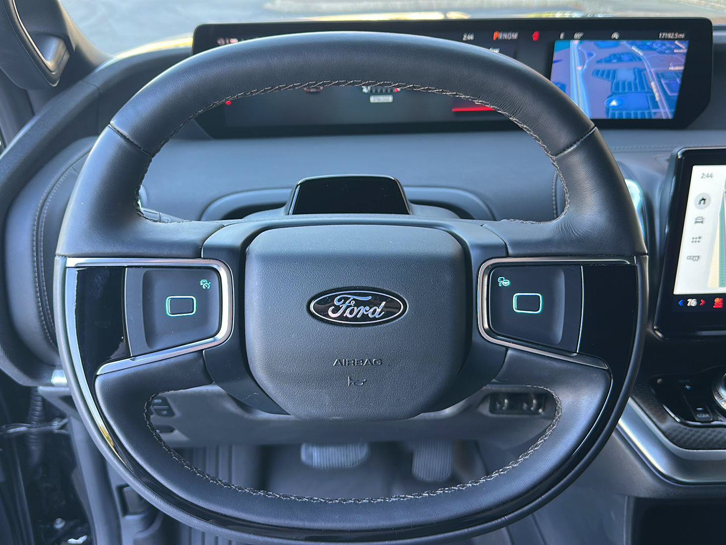 Certified 2025 Ford Expedition Platinum w/ Stealth Appearance Package AWD/4WD image 14