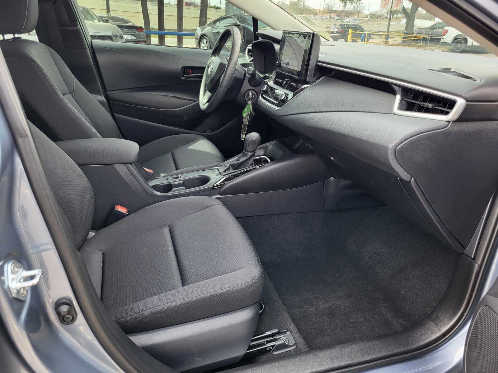 Used 2025 Toyota Corolla LE image 11