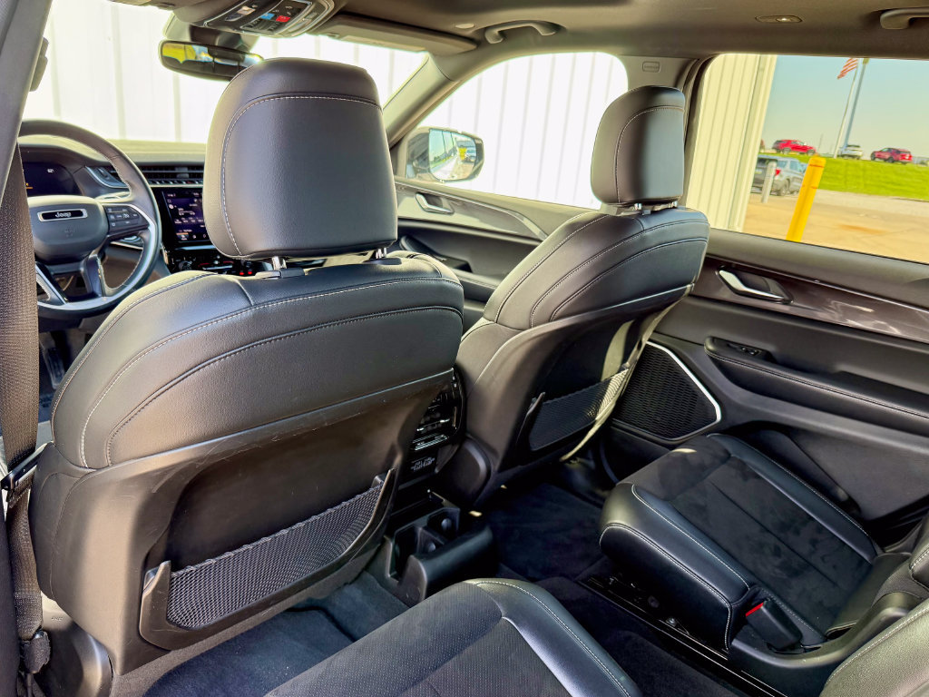 Used 2021 Jeep Grand Cherokee L Laredo AWD/4WD image 14