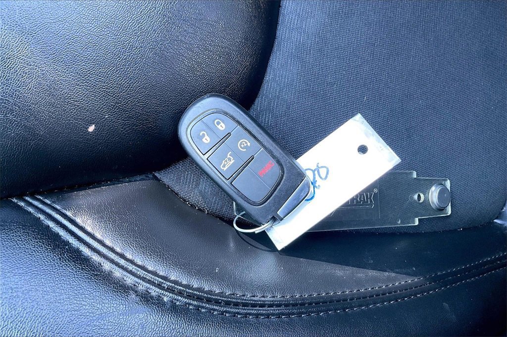 Used 2020 Jeep Cherokee Latitude Plus image 36