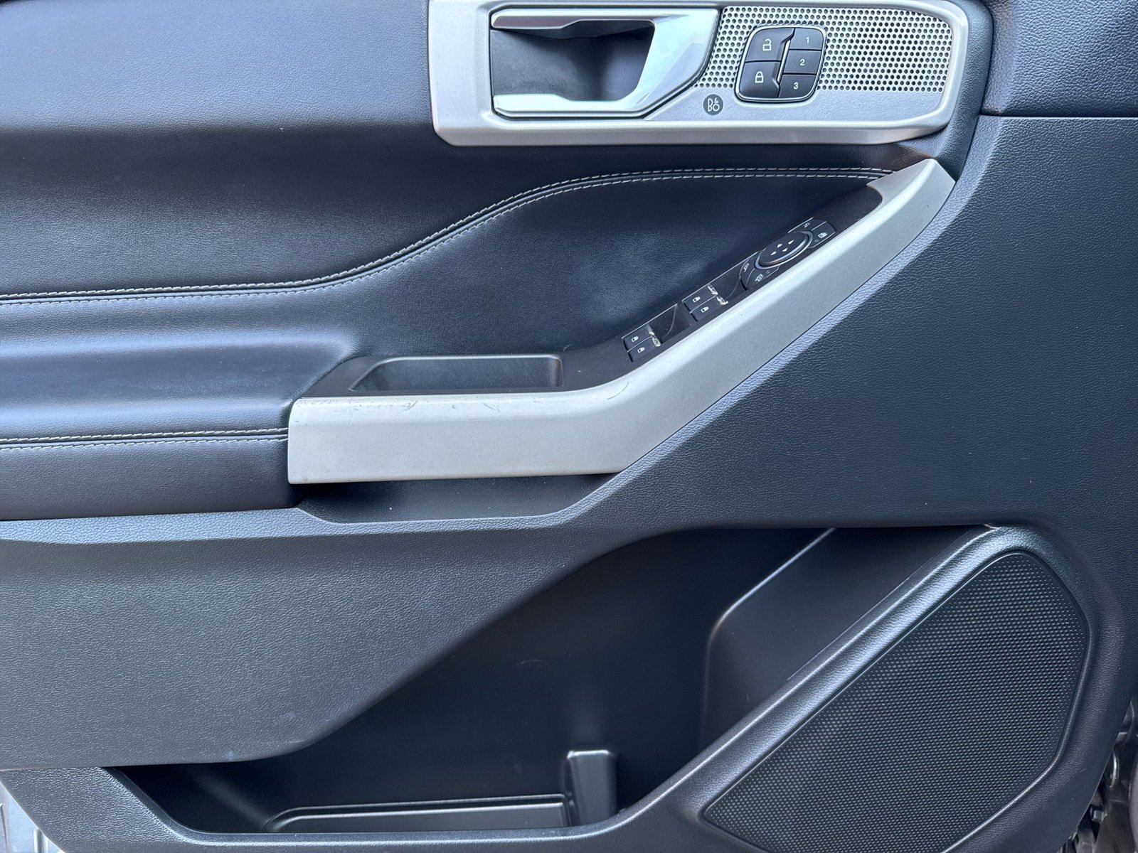 Certified 2022 Ford Explorer Limited w/ Equipment Group 301A image 24