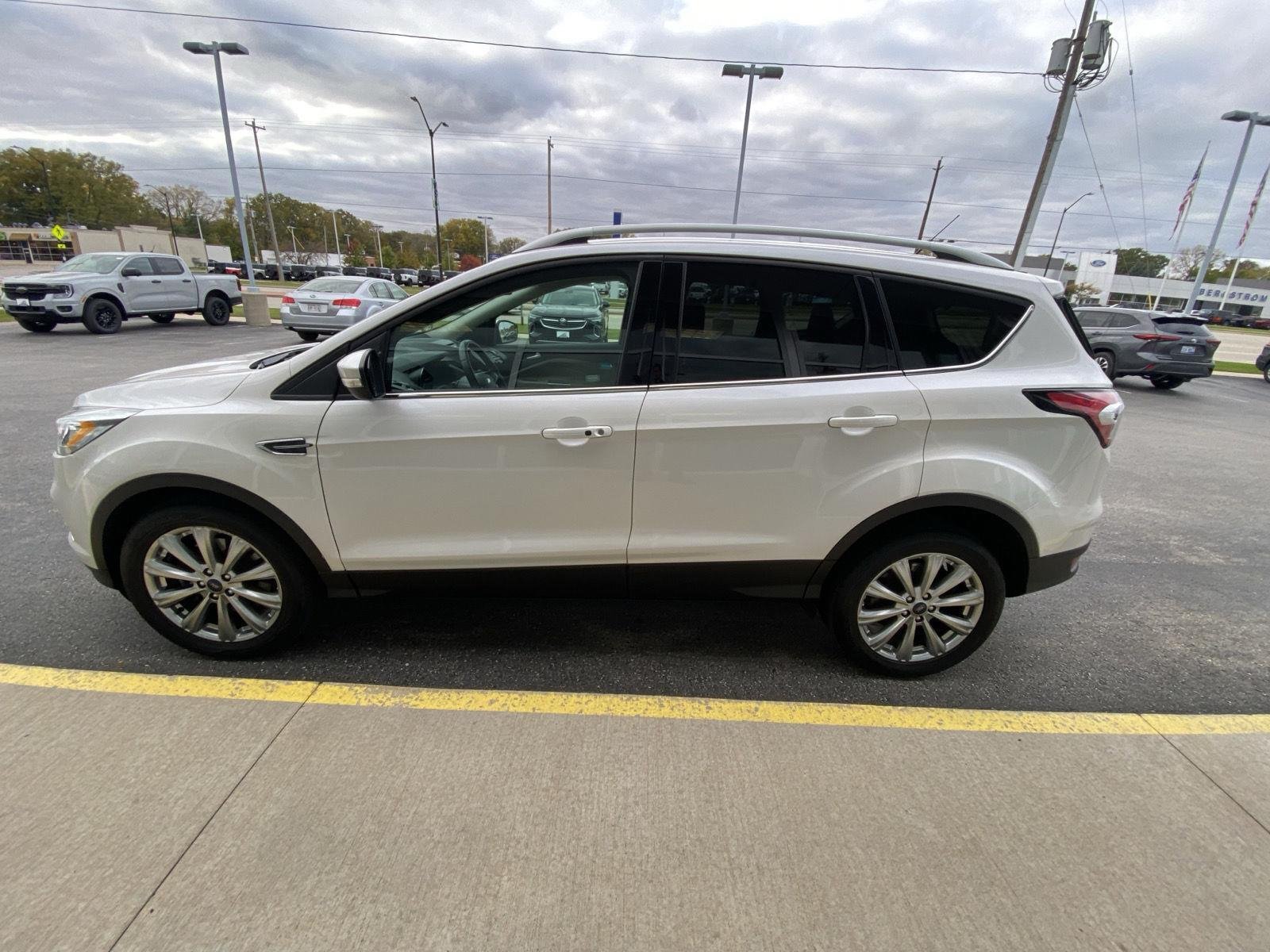 Certified 2017 Ford Escape Titanium AWD/4WD image 5