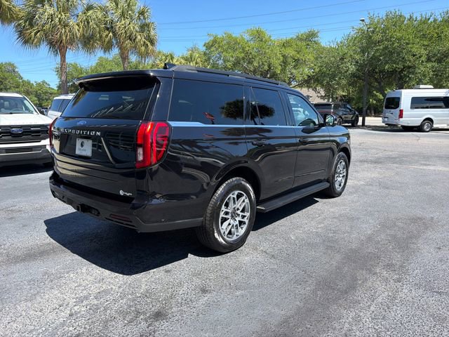 Certified 2025 Ford Expedition Active RWD image 7
