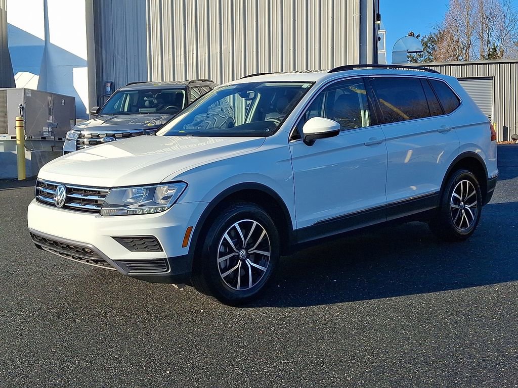 Used 2021 Volkswagen Tiguan SE image 3