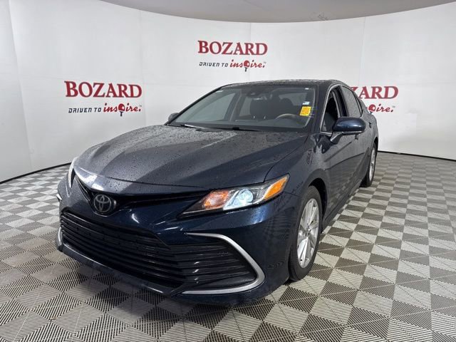 Used 2021 Toyota Camry LE image 4