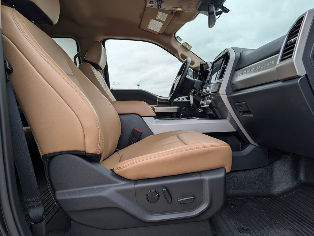 Certified 2022 Ford F250 Lariat w/ Lariat Value Package AWD/4WD image 12
