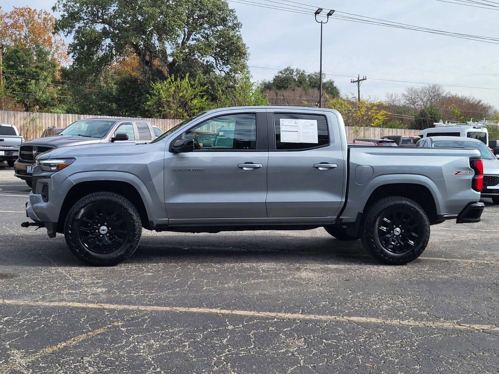 Used 2024 Chevrolet Colorado Z71 w/ Z71 Convenience Package 2 image 2