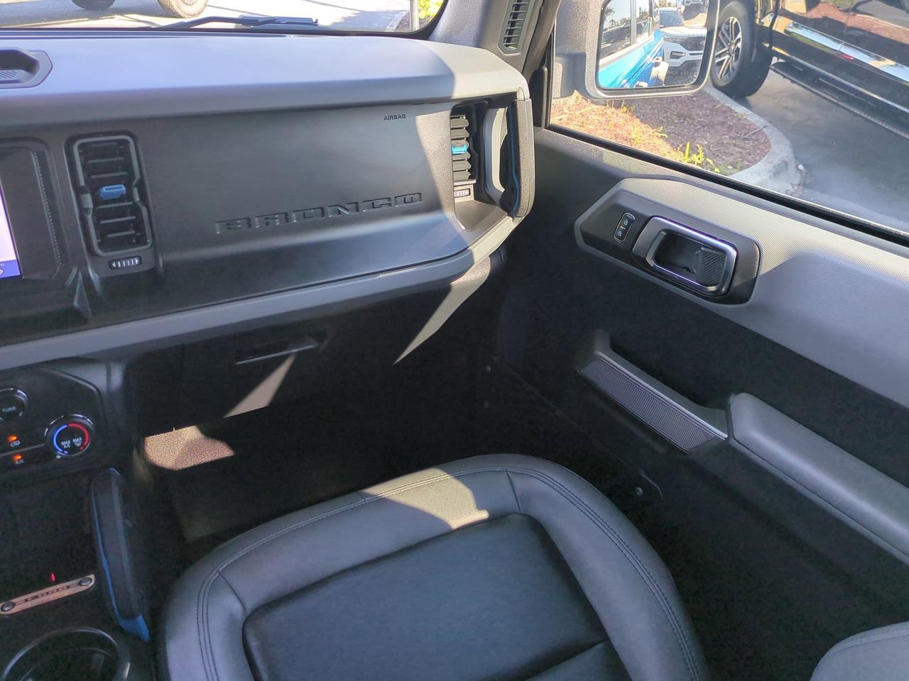 Certified 2023 Ford Bronco Black Diamond image 16