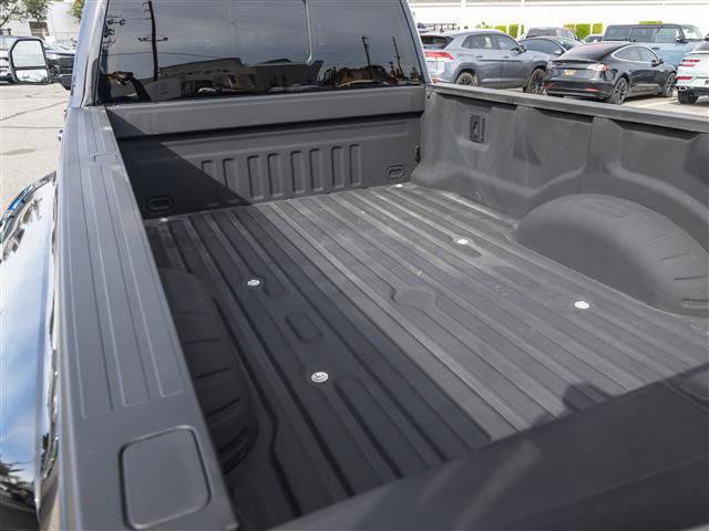 Certified 2022 Ford F350 Platinum image 38