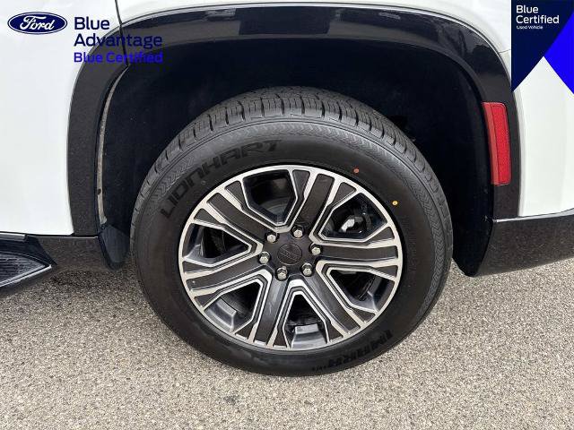 Used 2024 Jeep Wagoneer Series II w/ Flexible Seating Group RWD image 9