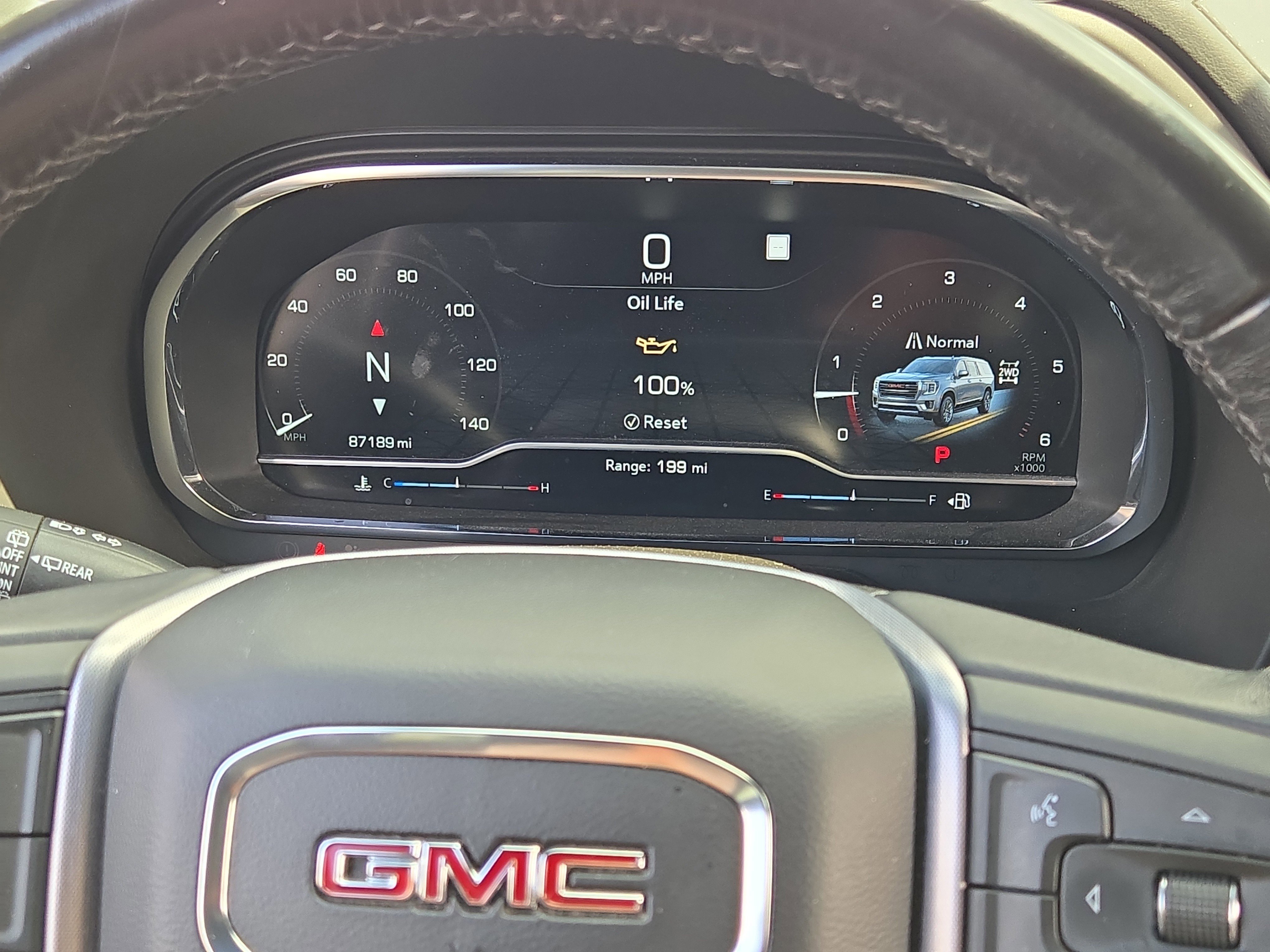 Used 2023 GMC Yukon SLT image 28