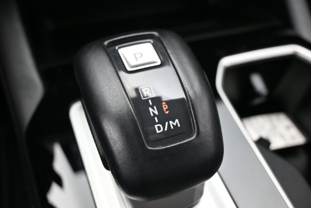 Used 2025 Mitsubishi Outlander SE FWD image 23