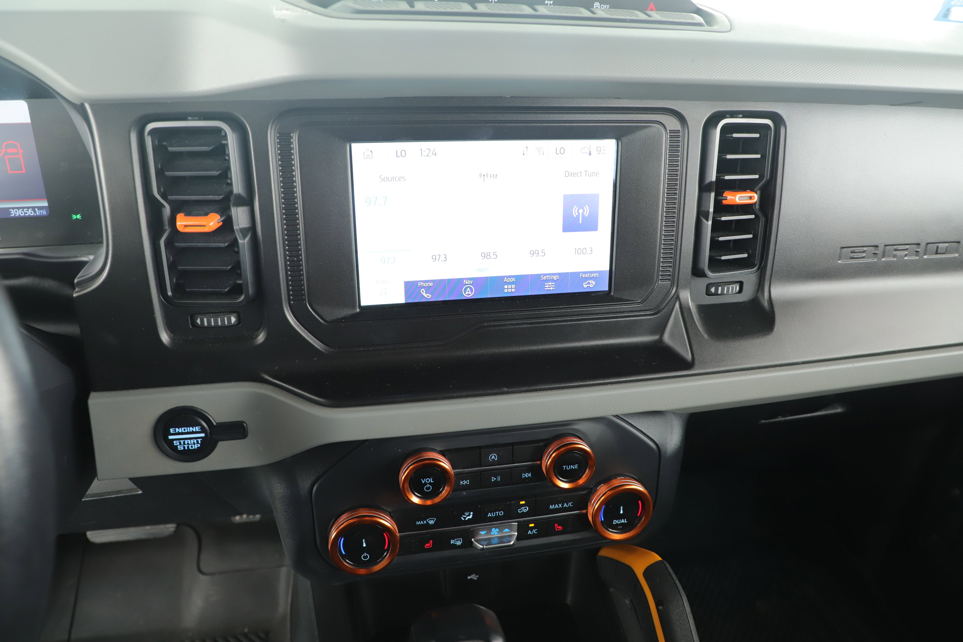 Certified 2022 Ford Bronco Badlands w/ Sasquatch Package image 8