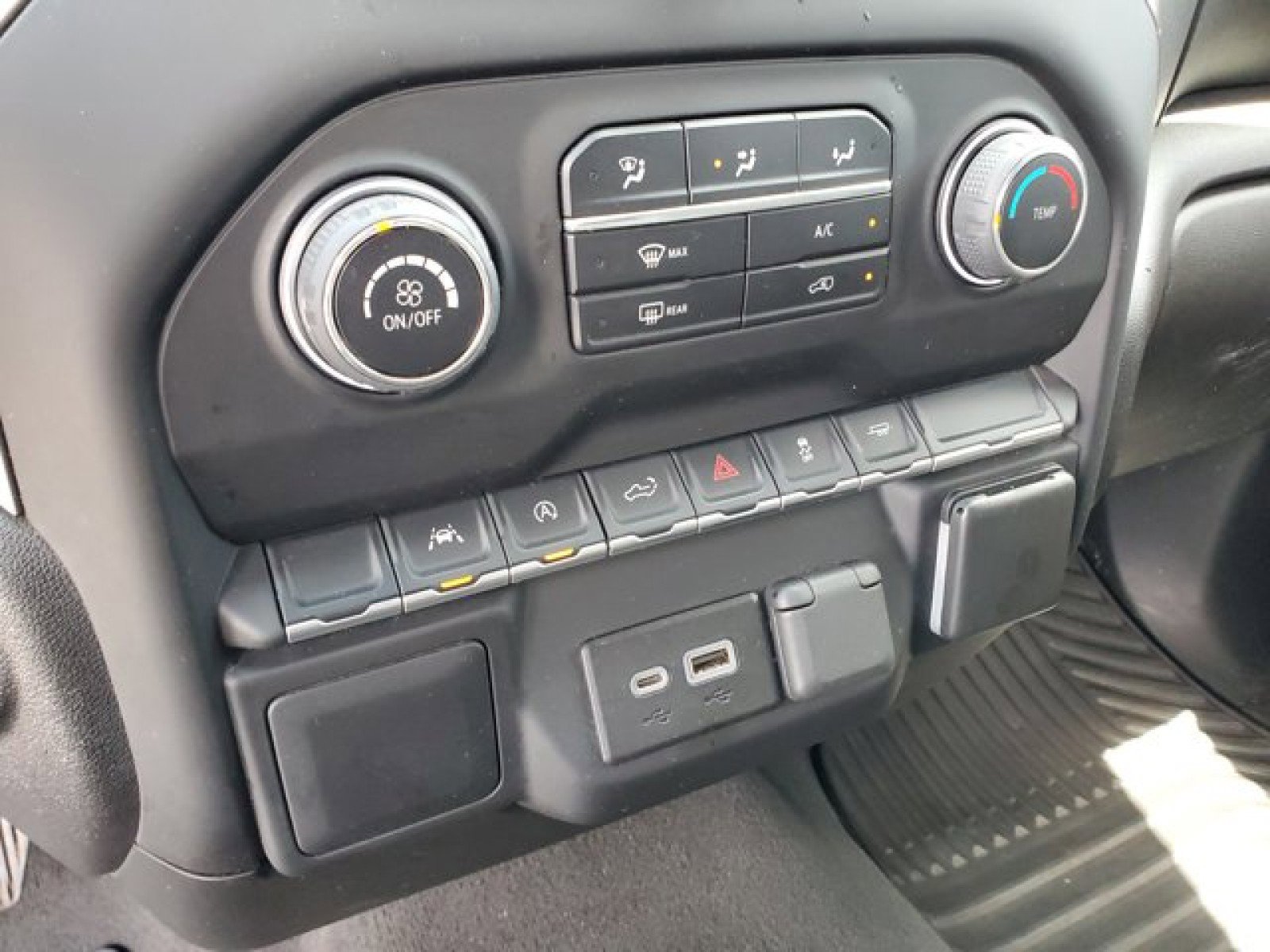 Used 2022 Chevrolet Silverado 1500 Custom image 21