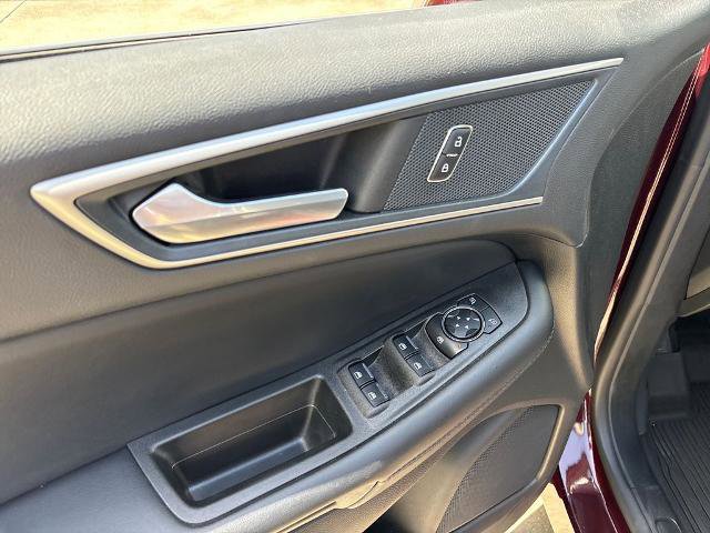 Certified 2024 Ford Edge SEL w/ Convenience Package AWD/4WD image 16
