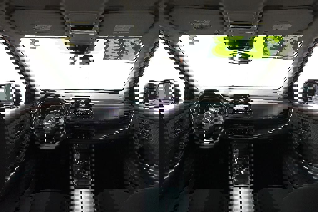 Used 2023 Nissan Rogue S image 7