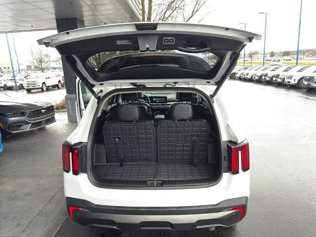 Used 2025 Kia Sorento SX image 6