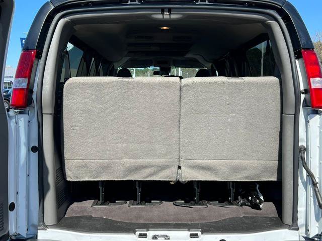 Used 2025 Chevrolet Express 3500 LT w/ LT Preferred Equipment Group RWD image 30