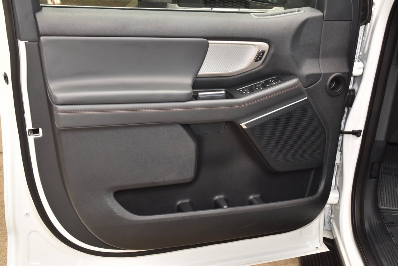 Certified 2025 Ford Expedition Active AWD/4WD image 38