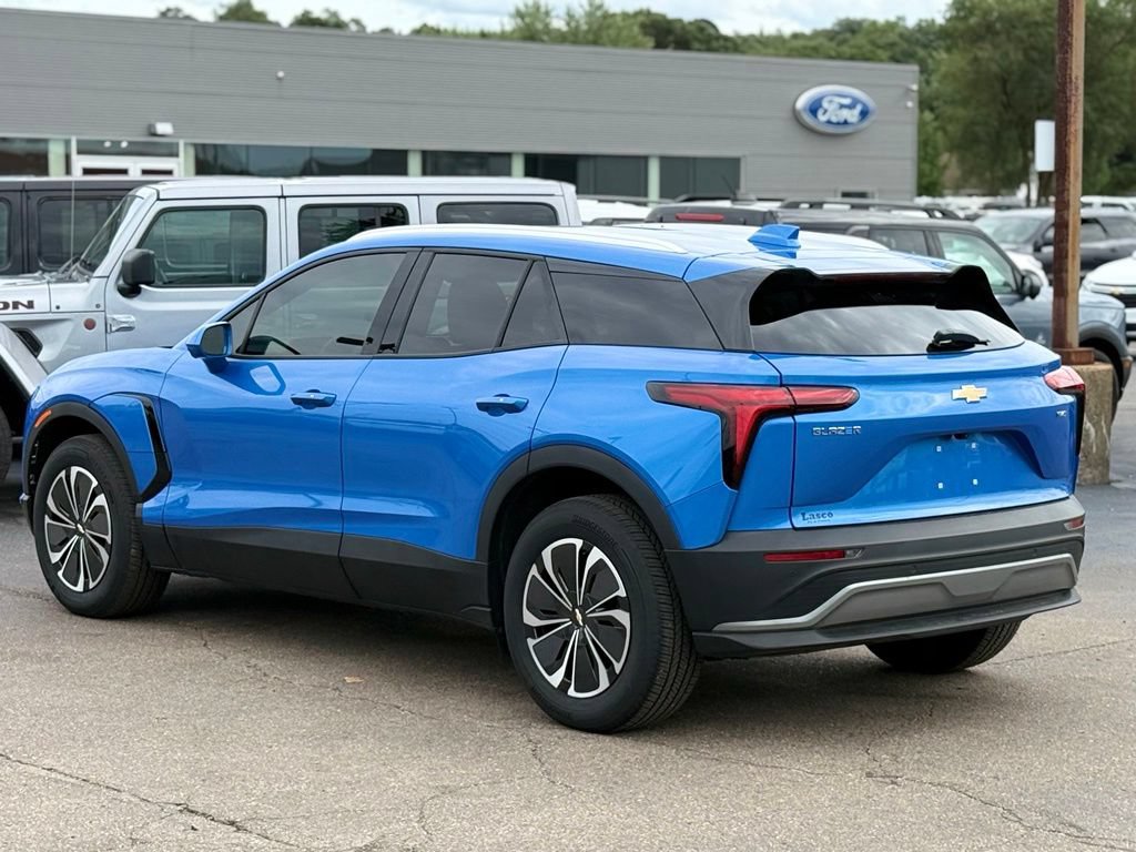 Used 2024 Chevrolet Blazer EV LT AWD/4WD image 35