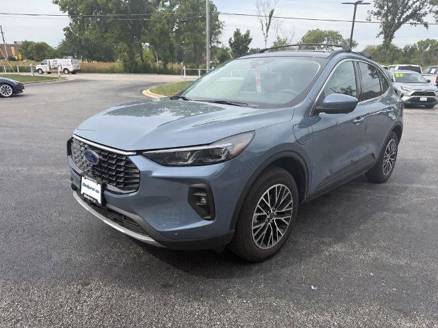 Certified 2025 Ford Escape SE w/ PHEV Premium Package FWD image 4