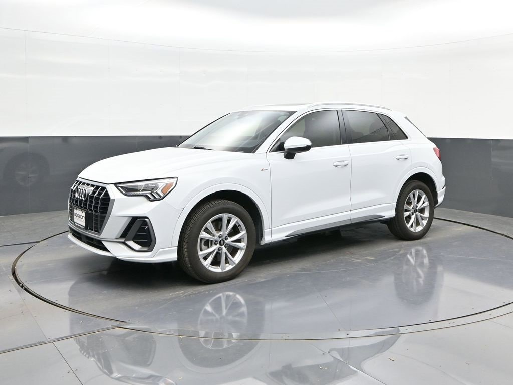 Used 2023 Audi Q3 2.0T Premium Plus w/ Premium Plus Package image 32