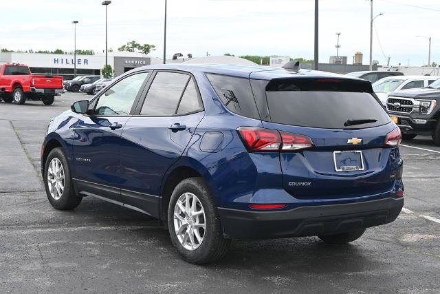 Used 2022 Chevrolet Equinox LS AWD/4WD image 11