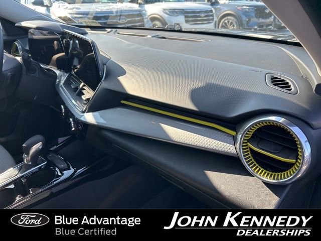 Used 2024 Chevrolet Trax LT w/ Driver Confidence Package image 36