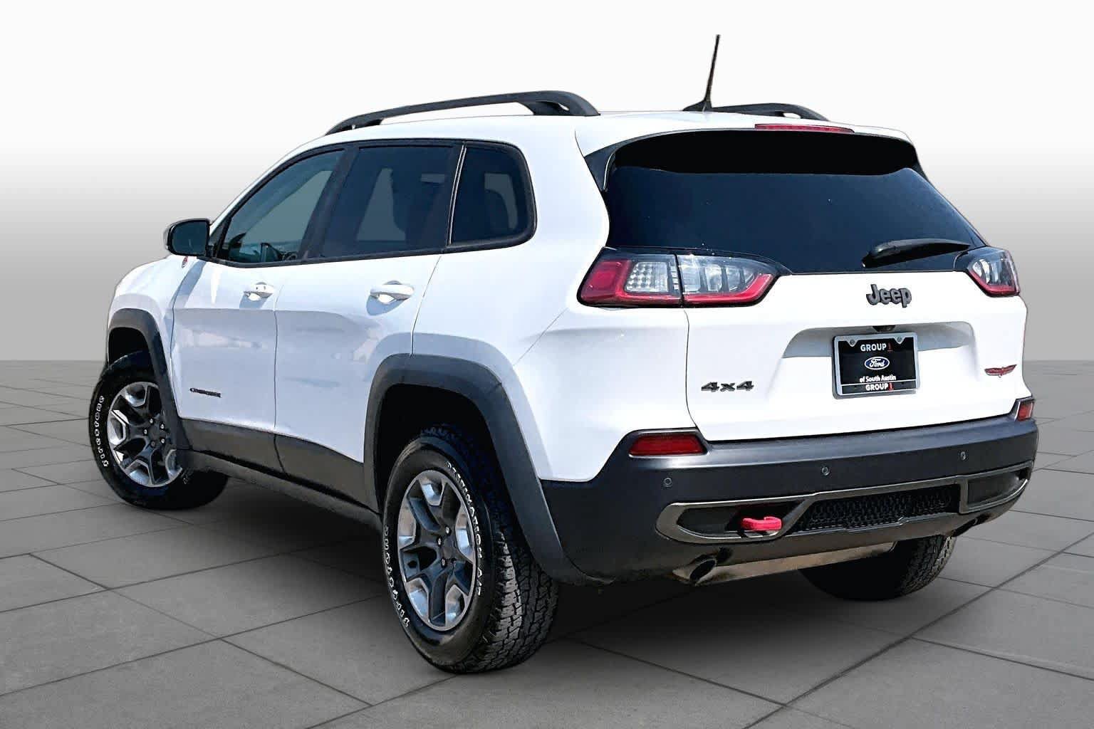 Used 2019 Jeep Cherokee Trailhawk w/ Cold Weather Group AWD/4WD image 6