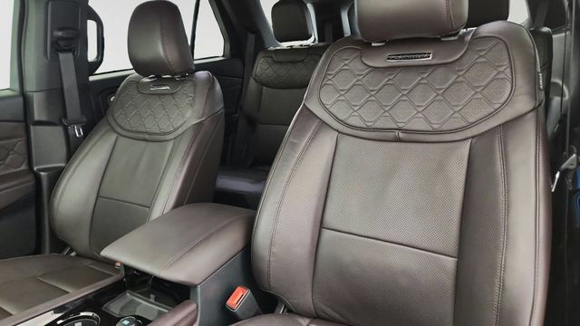 Certified 2025 Ford Explorer Platinum w/ Ultimate Package AWD/4WD image 10