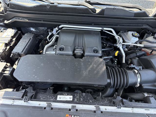 Used 2025 Chevrolet Colorado W/T w/ Advanced Trailering Package AWD/4WD image 27
