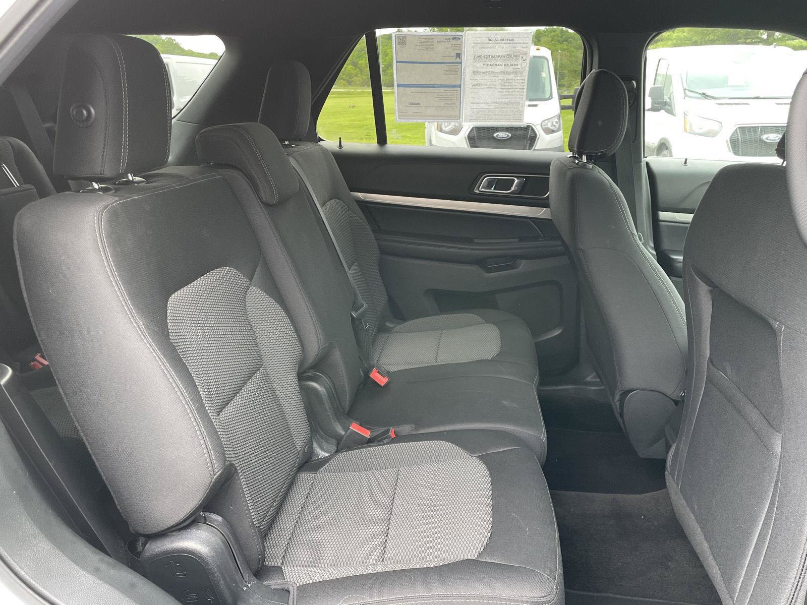 Certified 2018 Ford Explorer XLT FWD image 25
